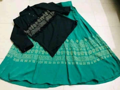 China lilen with screen print tops and skart