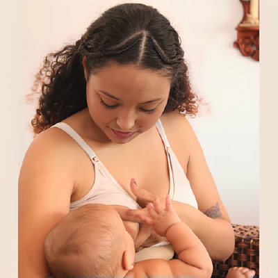 Артынан труси киген бөксе Артынан труси киген бөксе