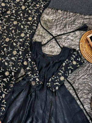 Amader nijesho production e toiri orginal pendy silk  readymade gown  Body 44/46 free size Long 52/54   Orna pendy silk with karchupi/kardana work price 2050 time 2/3