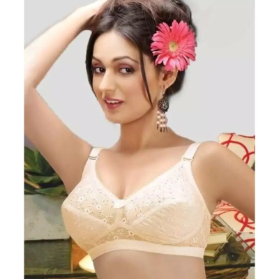 Табиғаттағы нәзік секс туралы эротикалық бейне Кафеде досымен порно