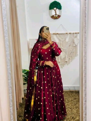 Amader nijesho production e toiri orginal pendy silk  readymade gown  Body 44/46 free size Long 52/54   Orna pendy silk with karchupi/kardana work price 2050 time 2/3