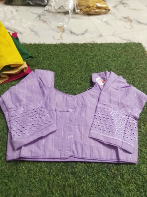 0 Size 40/42/44 price 220 Same days booking and sara bochor available