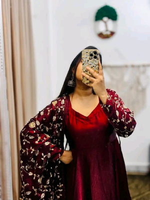 Amader nijesho production e toiri orginal pendy silk  readymade gown  Body 44/46 free size Long 52/54   Orna pendy silk with karchupi/kardana work price 2050 time 2/3