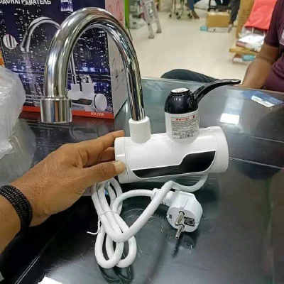 Instant Digital Electric Hot Water Tap (Basin) বাড়িতে গরম পানির ঝামেলা শেষ—এবার এক ট্যাপেই গরম পানি রেডি! কি কি পাচ্ছেন: * ৩ সেকেন্ডেই গরম পানি * ডিজিটাল ডিসপ্লে—তাপমাত্রা সামনে দেখাবে * ওয়াল মাউন্ট ডিজাইন, রান্নাঘর/বাথরুম দু’জায়গায়ই ব্যবহার করা যায় * ইনস্টলেশন সহজ * বিদ্যুৎ সাশ্রয়ী যেখানে ব্যবহার করবেন: – থালা ধোয়া – মুখ/হাত ধোয়া – রান্নায় গরম পানি – শীতে বাথরুমে কুলডাউন ঝামেলা ছাড়াই টেকসইইআর নিশ্চয়তা: হিটিং স্পিড ফাস্ট, লিক-প্রুফ, আর তাপমাত্রা একদম স্টেডি থাকে। Price 1550