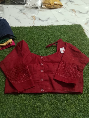 Size 40/42/44 price 220 Same days booking and sara bochor available