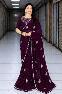 👑 নজর কাড়ার মতো লুক চান? এই শাড়িটিই আপনার জন্য!